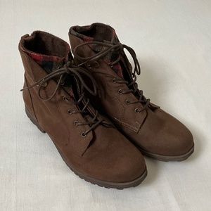 NWOB ROCK & CANDY Tavin Ankle Boots Brown Size 9.5